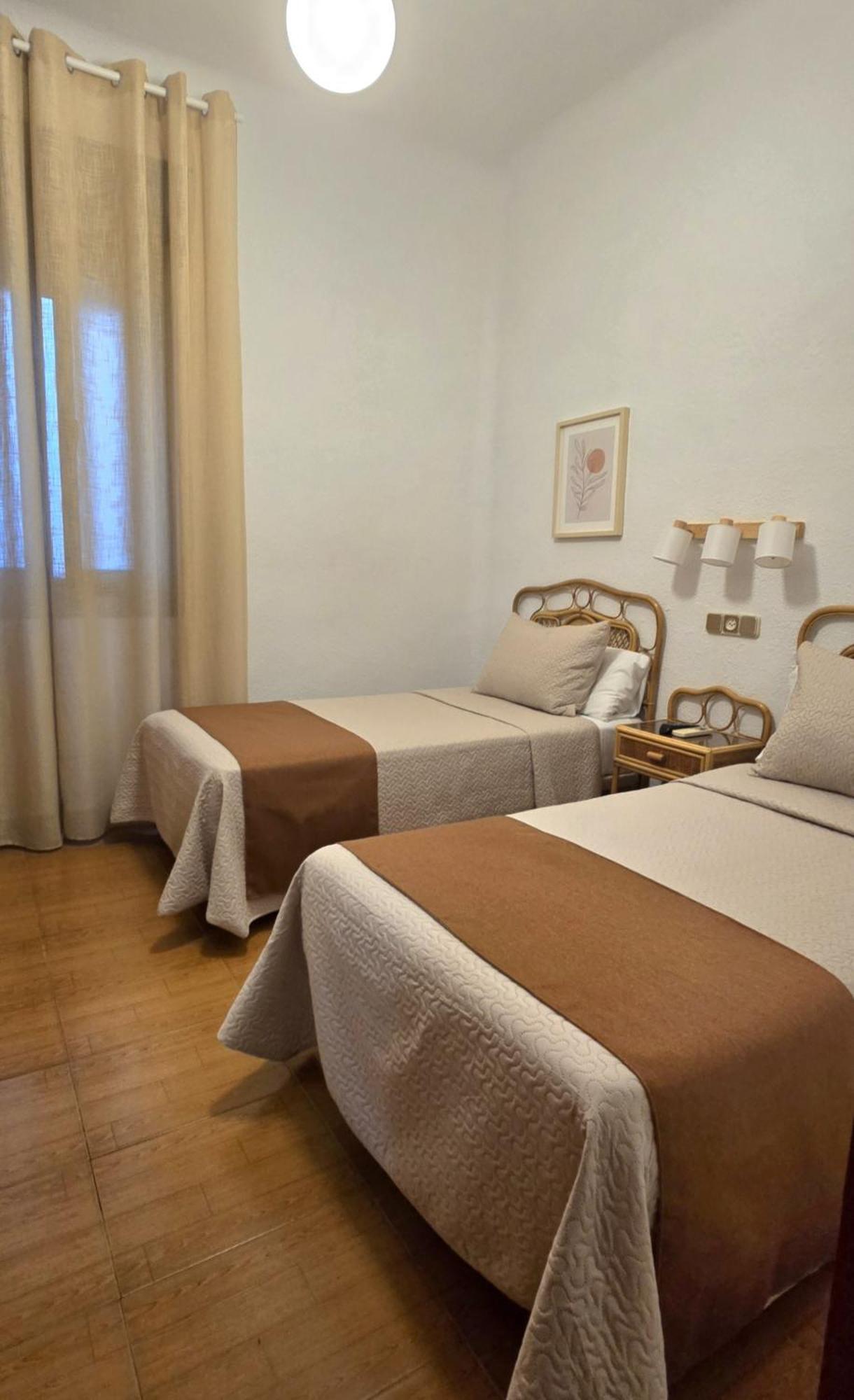 Hostal Prada Madryt Zewnętrze zdjęcie